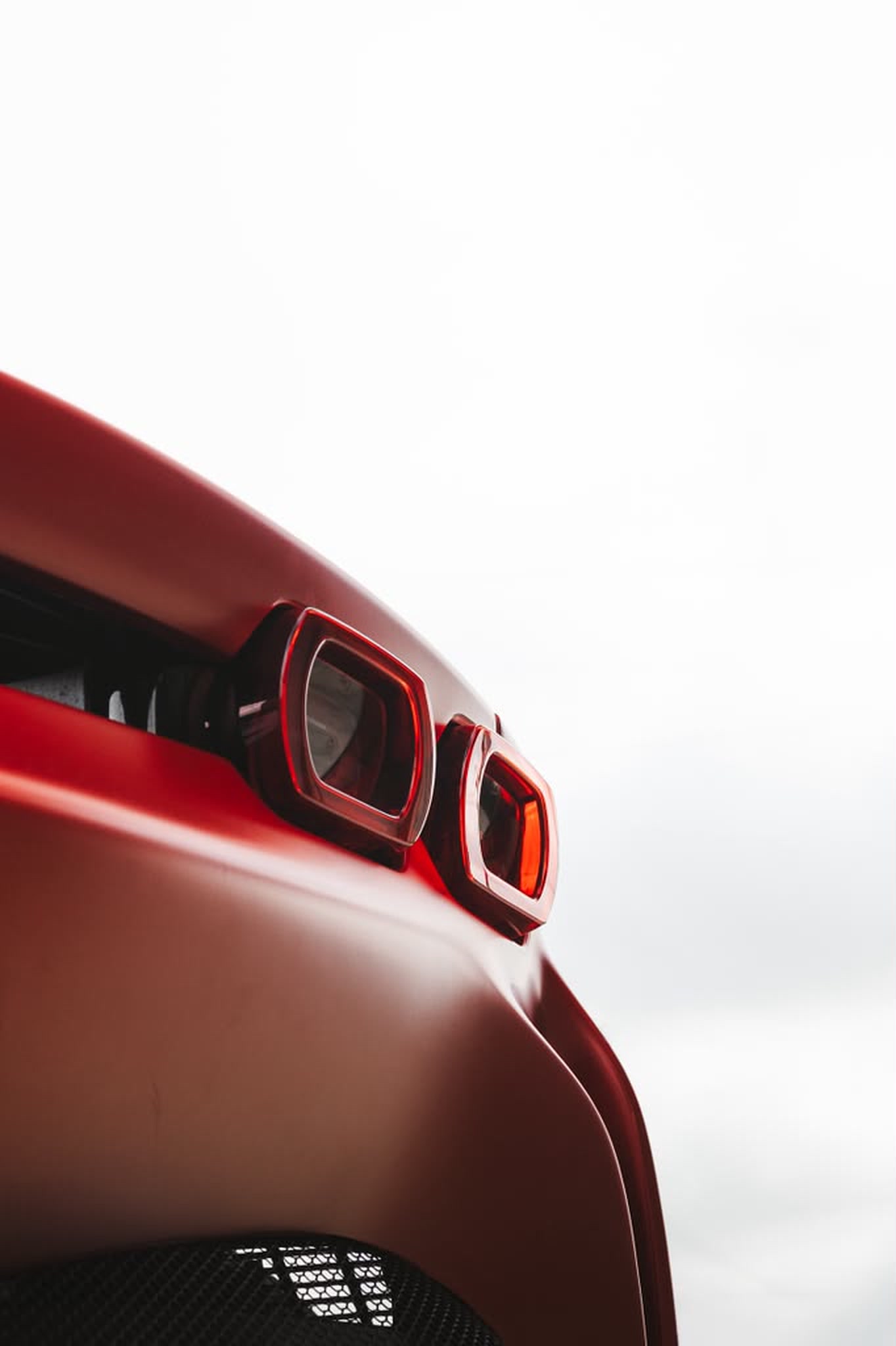 Ferrari SF90 Spider sculpted taillight detail